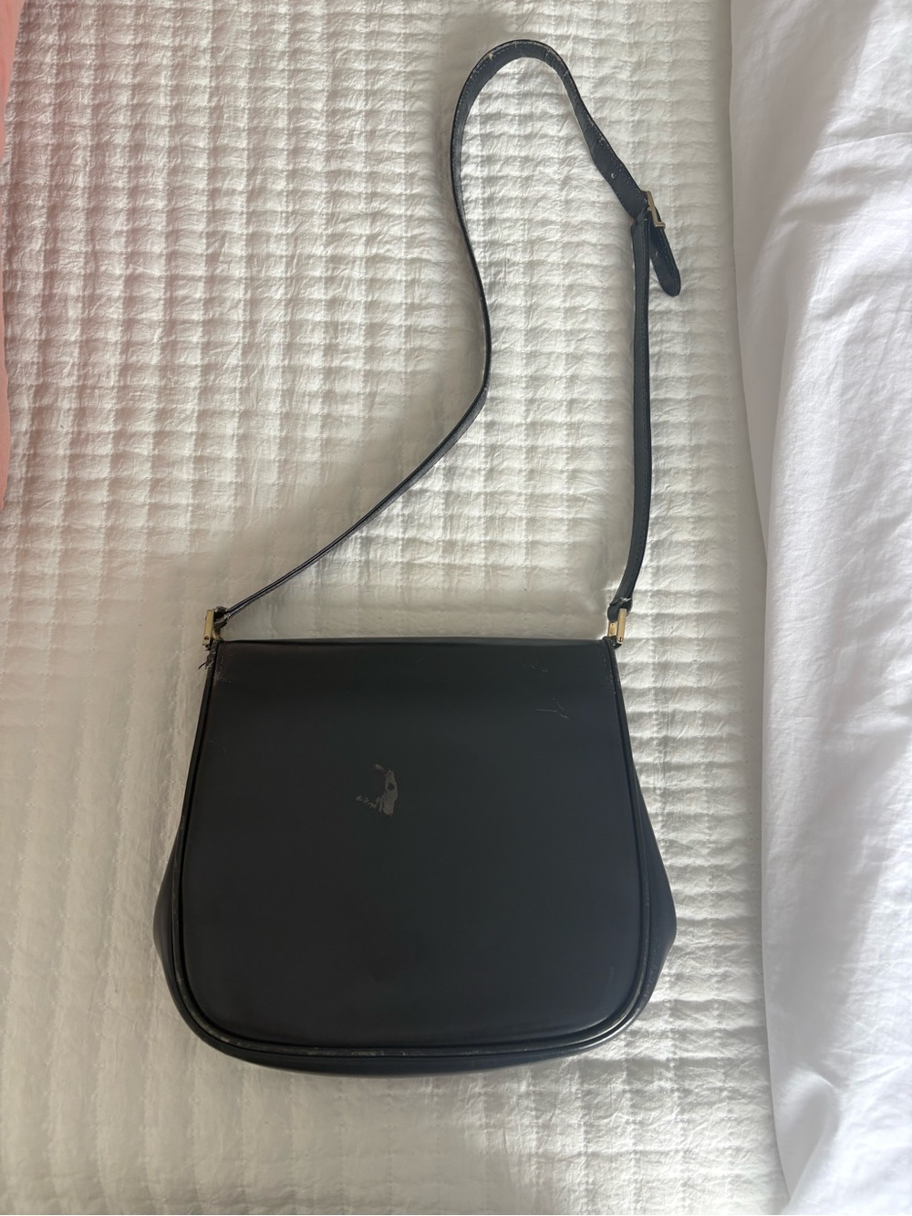 Vintage Gucci Navy Blue Leather Crossbody Bag with Gold Clasp - Picture 3 of 7